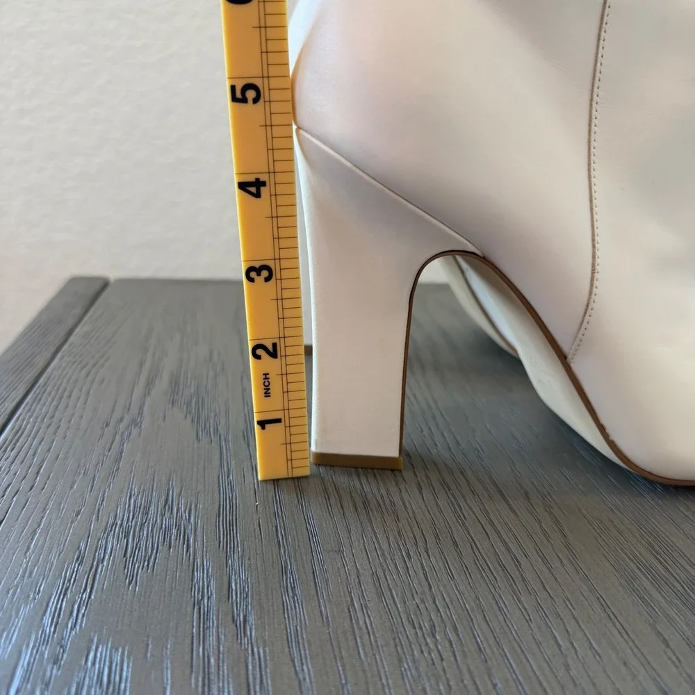 Marc Fisher LTD White Leather Pointed Toe V-Cut Ankle Boots 10M Block Heel